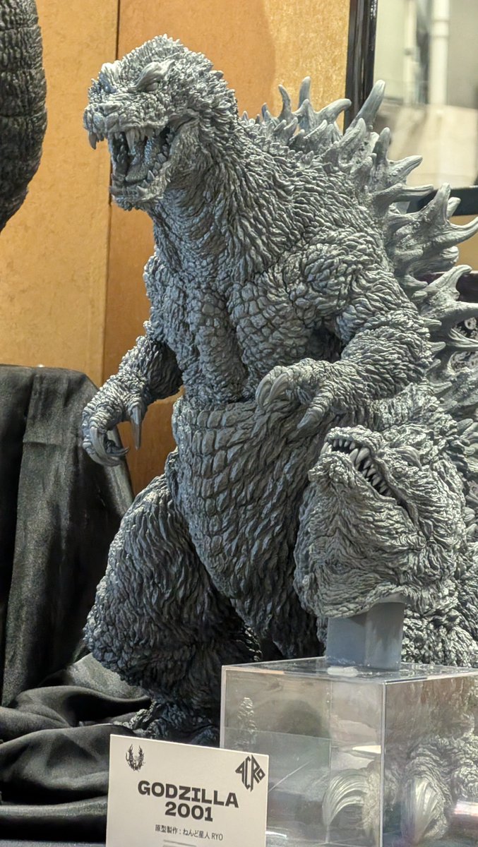 nendoseizin1987's tweet photo. Godzilla 1991 and Godzilla 2001 (Part 2) for ACRO, both sculpted by me, were on display at Wonder Festival! https://t.co/9Oe2AeowKI