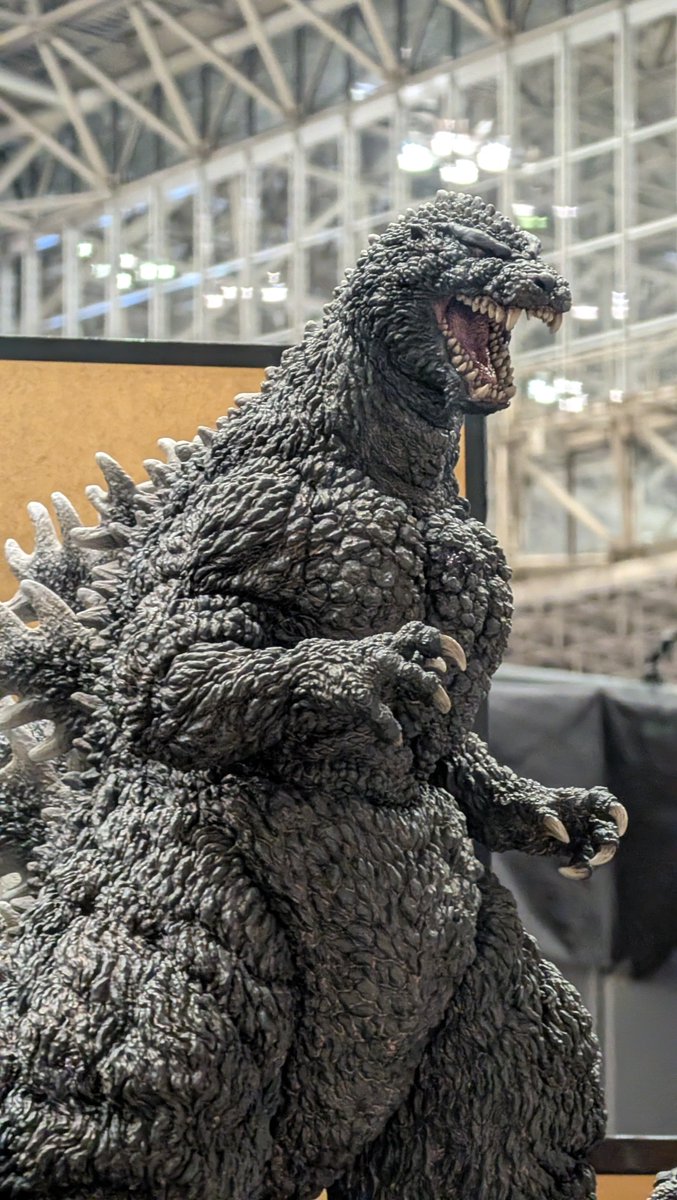 nendoseizin1987's tweet photo. Godzilla 1991 and Godzilla 2001 (Part 2) for ACRO, both sculpted by me, were on display at Wonder Festival! https://t.co/9Oe2AeowKI