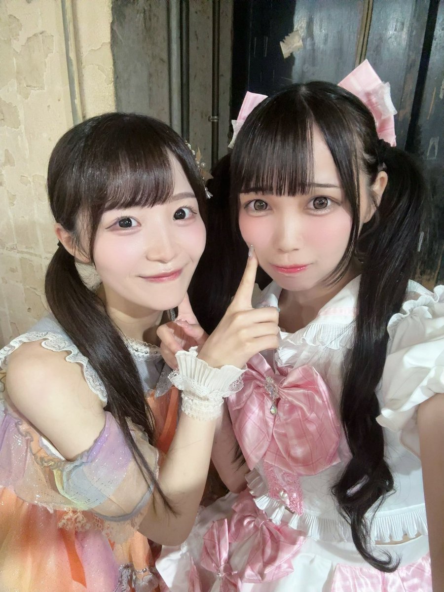 kyuuuns_kurumi's tweet photo. ハニースパイスRe.さんのゆいりさん(@hs_yuiri )😳🧡

この前ね、楽屋入ったらゆいりさんが駆け寄ってきてくれて🥲かわいーーー、となりました😼💕💕ゆいりさんオレンジ色も似合っててかわいかった૮ ᵒ̴̶̷̤‐ᵒ̴̶̷̤ ა🧡ゆいりさんとお話するとほんとーうににこにこになるしあたたかい気持ちになれるのᵕ̩̩_ᵕ またすぐ会えますよにーーーーっ！😽だいすきですとても(𓈒ʚ̴̶̷̷̥ ⩊ ʚ̴̶̷̷𓈒)🫶🏻🧡