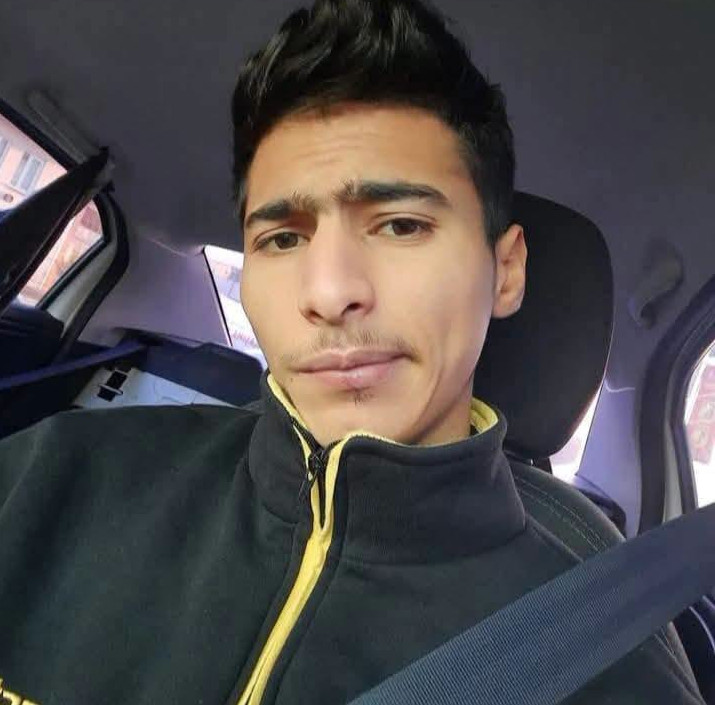 QalaatAlMudiq's tweet photo. Just days before direct flights between Germany and #Syria are set to resume, a Syrian refugee returning from Germany landed yesterday in Beirut.

On his way to the Syrian border, unidentified assailants stopped his taxi and beat him to death.

He was taken to Hospital in a state of brain death and has now been pronounced dead.

He was from Raqqa province.