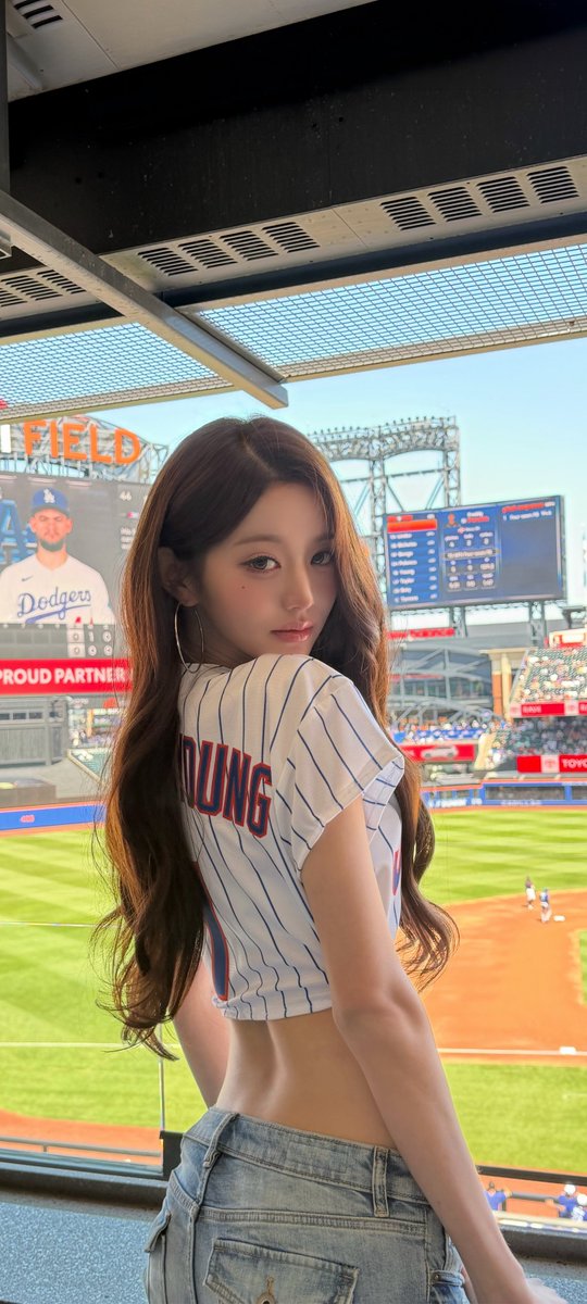 AKAone_'s tweet photo. #장원영 #Wonyoung #아이브 #IVE #배경화면 #Wallpaper #LockScreen 
Wonyoung 260728 IG Wallpaper https://t.co/OyZsN6Sd8X