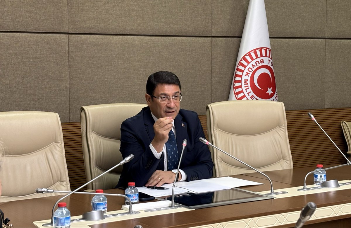 avidrissahin's tweet photo. 📍TBMM

Mahkûm yakınlarıyla bir araya gelerek yaşadıkları sorunları ve infaz uygulamalarına ilişkin kaygılarını dinledik.

Anayasa’nın 10’uncu maddesinde güvence altına alınan eşitlik ilkesi infazda da eksiksiz uygulanmalıdır. Adalet kişiye göre değişmez, infazda ayrım kabul edilemez!