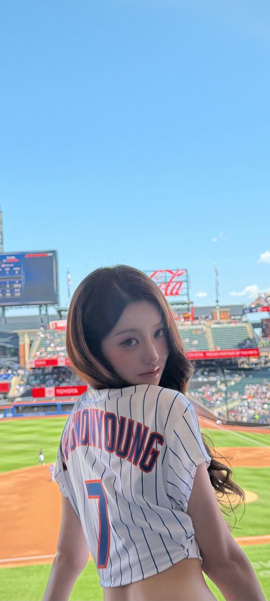 AKAone_'s tweet photo. #장원영 #Wonyoung #아이브 #IVE #배경화면 #Wallpaper #LockScreen 
Wonyoung 260728 IG Wallpaper https://t.co/OlEjQHInB9