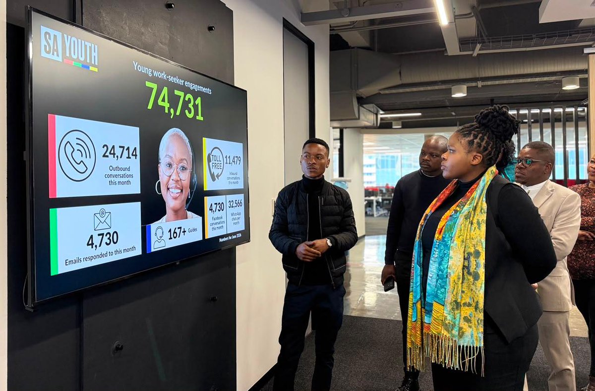 PresidencyZA's tweet photo. 📸 Deputy Minister in The Presidency, @NoncebaMhlauli, today engaged with the Harambee Youth Employment Accelerator and partners on strengthening pathways that connect young people to opportunities.
#AWorkingNation #ANationThatWorksForAll https://t.co/3oz3FamT4f