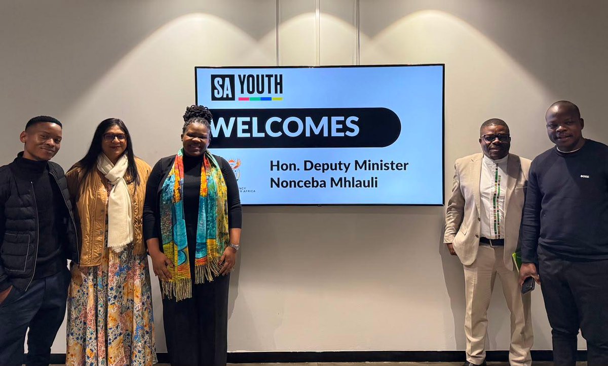 PresidencyZA's tweet photo. 📸 Deputy Minister in The Presidency, @NoncebaMhlauli, today engaged with the Harambee Youth Employment Accelerator and partners on strengthening pathways that connect young people to opportunities.
#AWorkingNation #ANationThatWorksForAll https://t.co/3oz3FamT4f