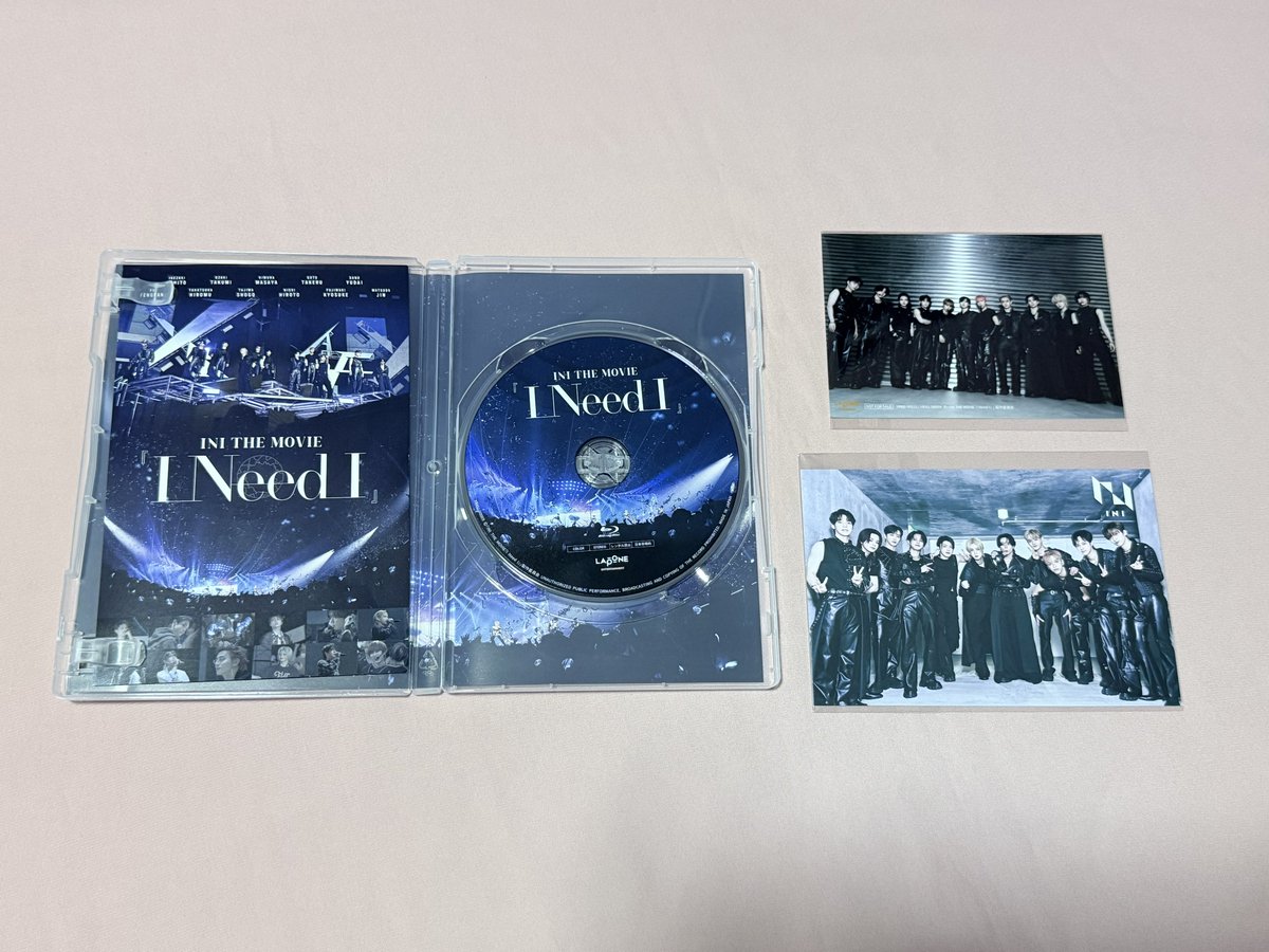 epvrms's tweet photo. this took a while to arrive due to circumstances but i'm glad i finally got it!! the eng sub is real lol
already watched it twice in the cinema, guess i'm gonna watch it at least 2 more times with the commentary 😂 https://t.co/uAwDkw7nD5