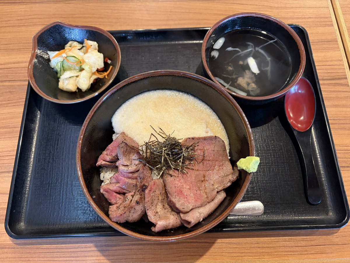 baliusb's tweet photo. #ささ川 #牛たん
#牛たん丼 #厚切り牛たん #薄切り牛たん
#中津グルメ #中津ランチ #中津ディナー https://t.co/6KhXcUiJqz