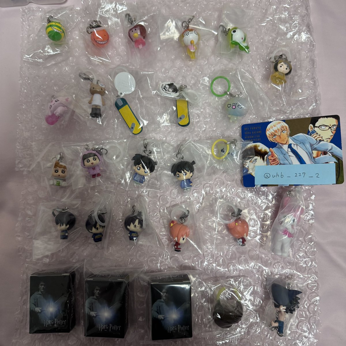 uhb_227_2's tweet photo. 【交換】めじるしアクセサリー　ガチャガチャ　サンリオ　ハンターハンター　ヨッシー　ちいかわ　たまごっち　銀魂　コナン　ピクミン　ボンドロ

譲)画像のもの1-3
求) ちいかわ　めじるしアクセサリー　モモンガ　古本屋さん>>  その他未所持のめじるし

郵送での交換希望です！ https://t.co/XxNfITPZGr