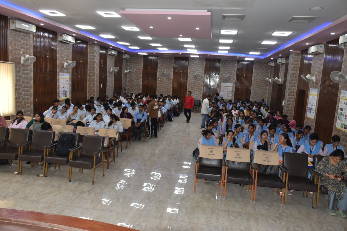 CIMFR_CSIR's tweet photo. CSIR-CIMFR organized the Nano Jatha – Lecture Series, Roadshow & Exhibition under #CSIRJigyasa as part of #IndiaNano2026.
Hands on demonstrations
145 students & 03 teachers participated.
#CSIRCIMFR #NanoJatha #ScienceOutreach https://t.co/72YktIgyQy