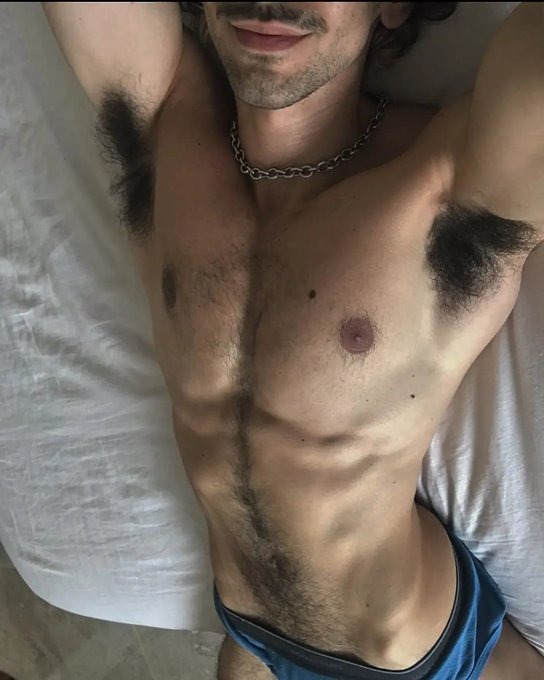 merkadimiele's tweet photo. tell me that is your type? https://t.co/nRl0ymzLEM