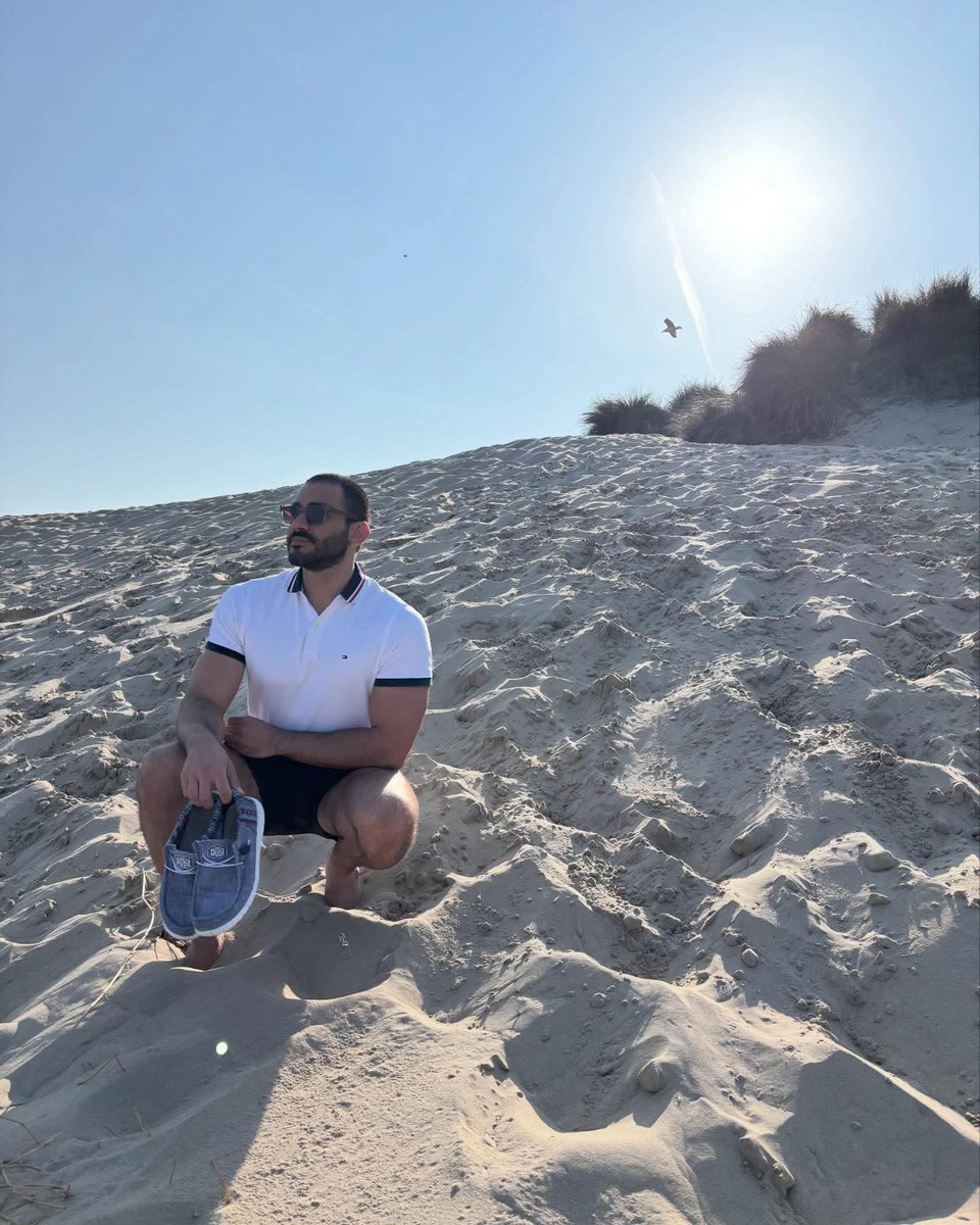 Nandopory's tweet photo. @Egyen Holy Shit!  You are a HOT and Sexy Man! https://t.co/UXTKbfaCSO