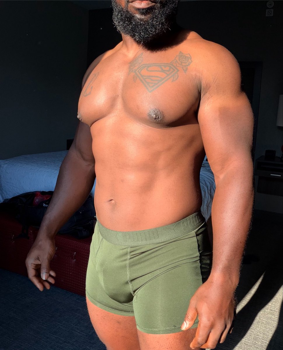 RootedDesire's tweet photo. #Body 

https://t.co/smTNPrVYKA https://t.co/Q3FxPiNh3A