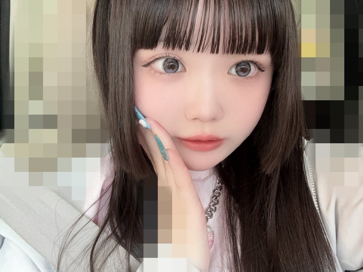 osushi___zz's tweet photo. カラコンかわいい. ゜*。:゜Ｏ(≧▽≦)Ｏ゜:。* ゜. https://t.co/7bKXzhhdwF