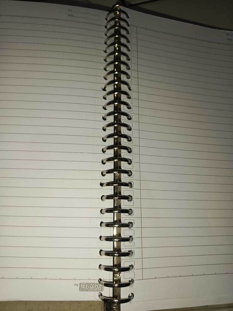 blueblurl's tweet photo. buat kamu yang tim #mendangmending dan #melarat, aku punya hacks membuat loose leaf binder dari buku yang tidak terpakai https://t.co/Jmb7NEYep5