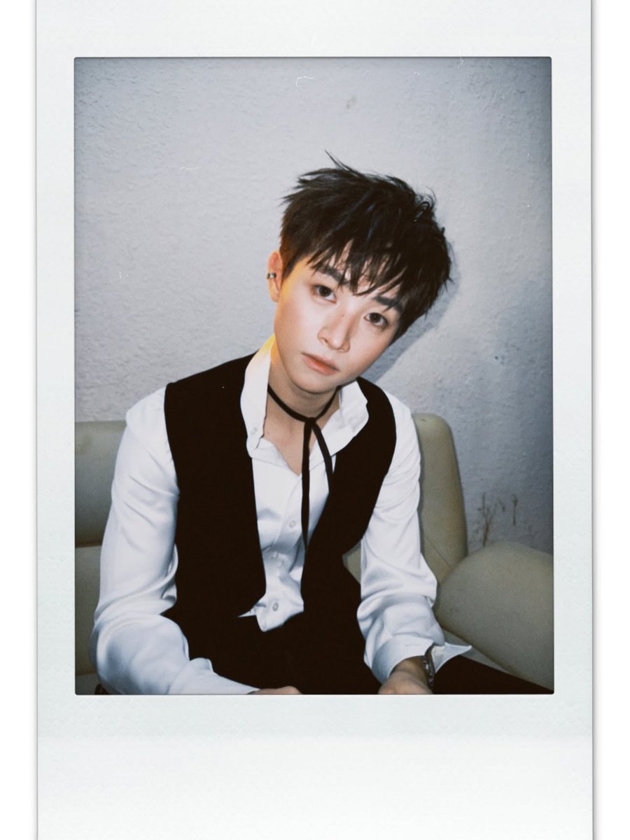 Uniafar's tweet photo. Sự chăm chỉ của CONGB trong Tinh Hà Say Hi luôn là điều khiến người hâm mộ thêm yêu quý. 💙
#CONGB #TinhHaSayHi #CONGBTinhHaSayHi #ForCONGB #CONGB #TinhHaSayHi #CONGBTinhHaSayHi #콩비 https://t.co/uNW5oy2mzK