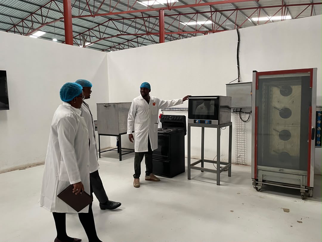 ZimTradeAlerts's tweet photo. What started as a simple post in 2020 introducing
@glytime as a small business exporting to Zambia and Botswana has now erupted into a mass-producing company growing its footprint across the Southern Region!  Our CEO @MajuruZim  toured their new factory and witnessed its growth from simple kitchen ovens to state-of-the-art machinery!  This growth is a testament to the potential of small businesses to turn into export enterprises! #EnergizingExports!