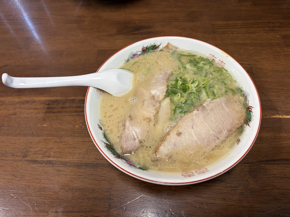 baliusb's tweet photo. #しゅうちゃんラーメン
#煮玉子ラーメン #ラーメン
#中津ラーメン #中津グルメ #中津ランチ https://t.co/jmCJKkRTXw