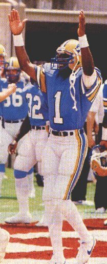 MosconeBB's tweet photo. @richdemarco I remember him from a very good Oakland Invaders team in the USFL https://t.co/1Tk5LWmdlJ