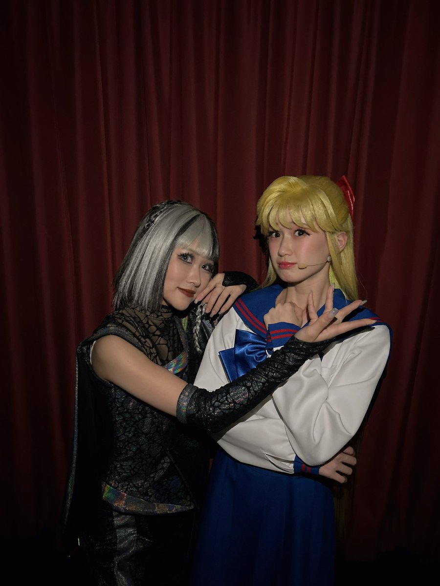 _uiintzel's tweet photo. #美少女戦士セーラームーン
-Shining Theater Shinagawa Tokyo-
本日もご来場いただき、ありがとうございました🏹

いつもにこにこ笑顔が眩しい美奈子ちゃんと🧡🌼✨

Team Silver Moon、1期ラスト週。
一緒に楽しみましょうね🌙🫧
#シャイニングシアター

ps. るなちゃんお誕生日おめでと🎂🫶🏻 https://t.co/ddgdWANsh9