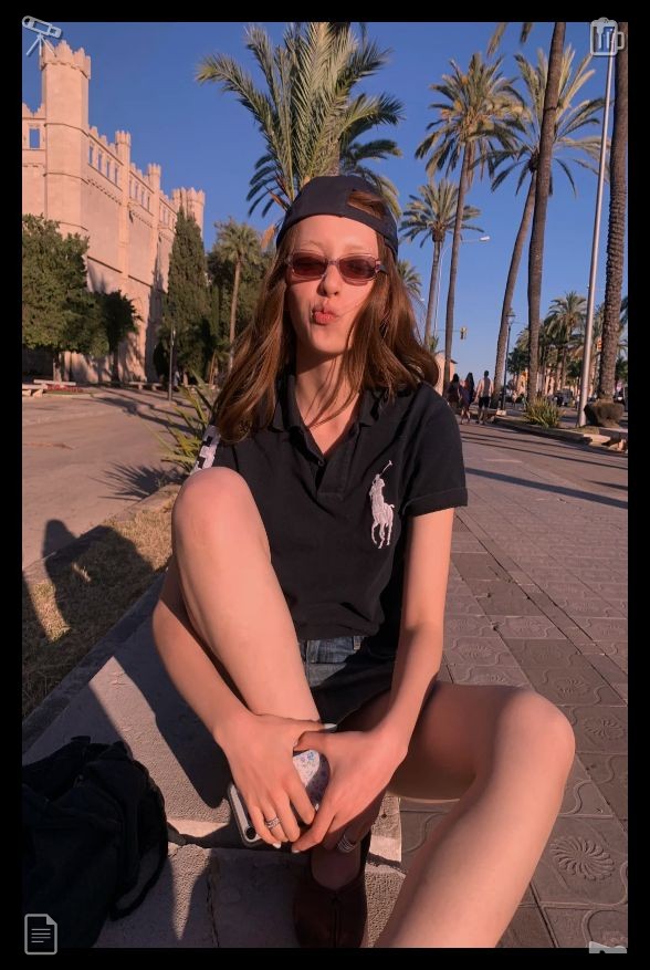 Ri56712's tweet photo. 🥼Ensure every thought is clean and optimistic.451341As they continued through the gallery, Clara pointed out her most cherished works to Eli, sharing the narratives and artistic intentions behind each one. Eli paid close attention, posing thoughtful queries and demonstrating si https://t.co/oVC4l0cr1P