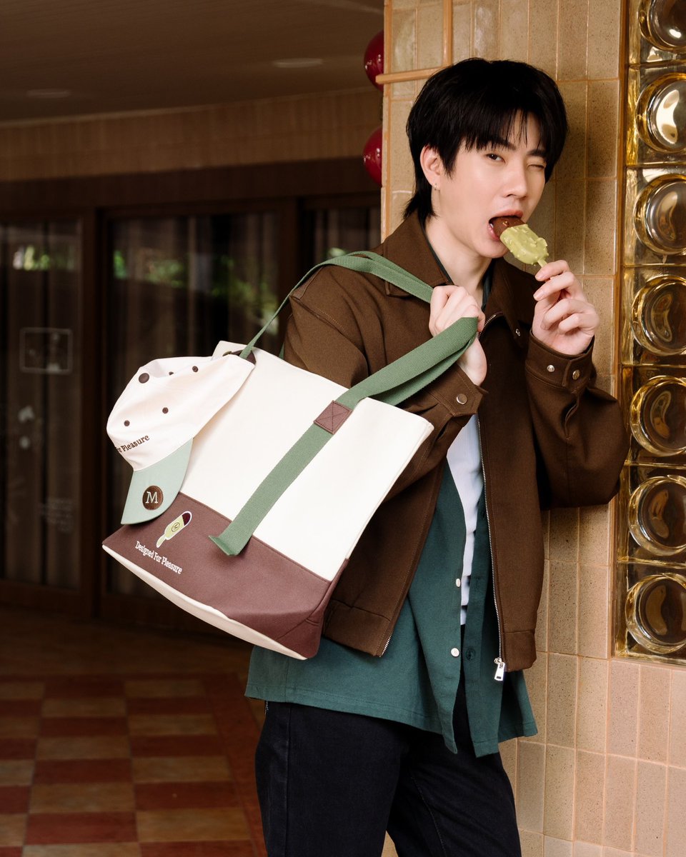 SKY_OFFYOU's tweet photo. Let pistachio green run my outfit today💚
@off_tumcial

📌 https://t.co/2jMfaJR2LX

#ออฟจุมพล #OffJumpol
#MagnumPistachioSignature
#DesignedforPleasure #MagnumThailand https://t.co/Jlsb06EhES
