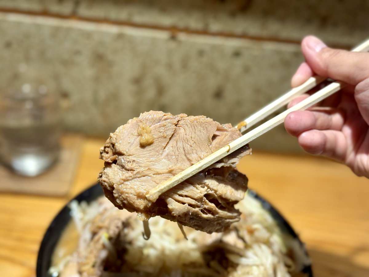 JirouK_Ramenman's tweet photo. 今日のディナーは\_( ゚ロ゚)ここ‼️
最高の肉、最強の味付き脂✨🥇🍜🏆✨
@wez_kofu
#中華蕎麦うゑず
#中華蕎麦
#うゑず
#WezNoodles
#Wez
#Noodles
#つけ麺
#二郎
#二郎系
#G系
#ラーメン
#ramen
#山梨
#昭和町
#グルメ https://t.co/GJKsxg1t0u