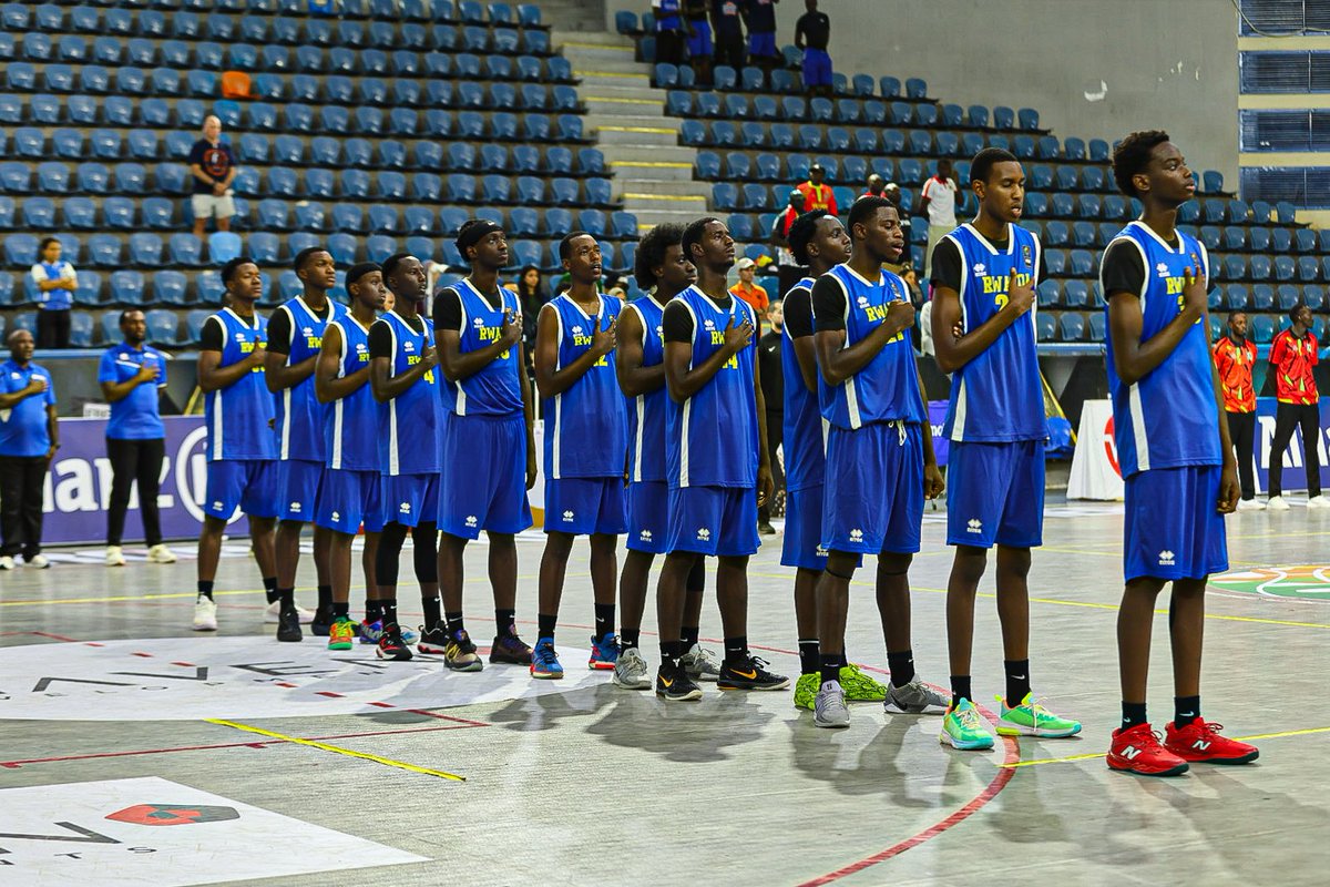rbarwanda's tweet photo. 🚨 AMAKURU MASHYA 🚨

Ikipe y’u Rwanda muri Basketball y’Abahungu batarengeje imyaka 18, yakatishije itike yo kwitabira Igikombe cya Afurika kizabera i Abidjan muri Côte d'Ivoire ku wa 5-16 Kanama 2026. 

Ni nyuma yo gutsinda Uganda amanota 70-65 muri ½ cy’imikino y'Akarere ka Gatanu (AfroBasket U18 Zone V Qualifiers) wabereye i Cairo mu Misiri, kuri uyu wa Kabiri. #RBASports