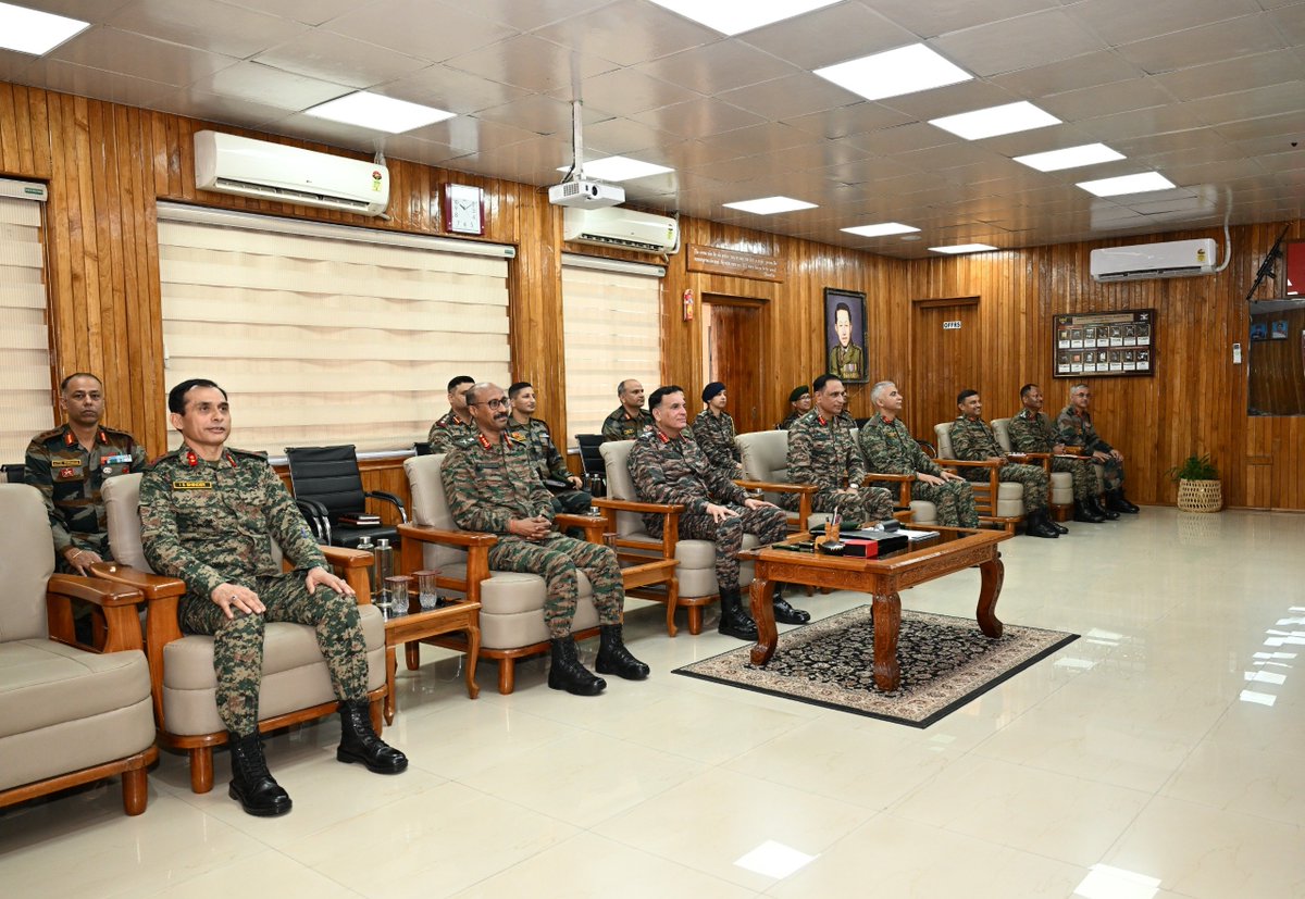 adgpi's tweet photo. #GeneralDhirajSeth, #COAS, during his ongoing visit to @Spearcorps, was briefed on the prevailing security situation in #Manipur. #COAS was also briefed on the operational preparedness of Inspector General Assam Rifles #IGAR (South), #IGAR (East) and the Red Shield Division. He also reviewed the extensive Nation-building initiatives being undertaken by the formations and @official_dgar to promote peace, stability and development across the region.
The #COAS also interacted with the troops, and exhorted them to remain vigilant, operationally agile and future-ready to effectively address evolving security challenges while contributing to enduring peace in the region.
#IndianArmy
@DefenceMinIndia
@SpokespersonMoD
@HMOIndia
@easterncomd