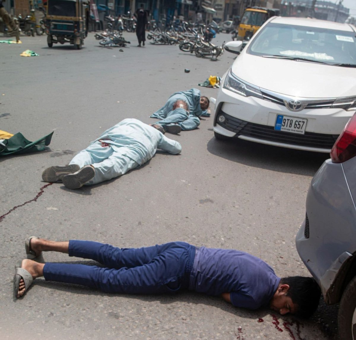Dapaan_JK's tweet photo. There is large scale violence unfolding in Pakistan occupied Kashmir. The barbaric military regime of Pakistan has martyred many civilians in POK &amp; is forcing elections despite widespread resistance from local population. Why is there no global outrage? #PakistanIsAFailedNation https://t.co/4f9T6KgTP7