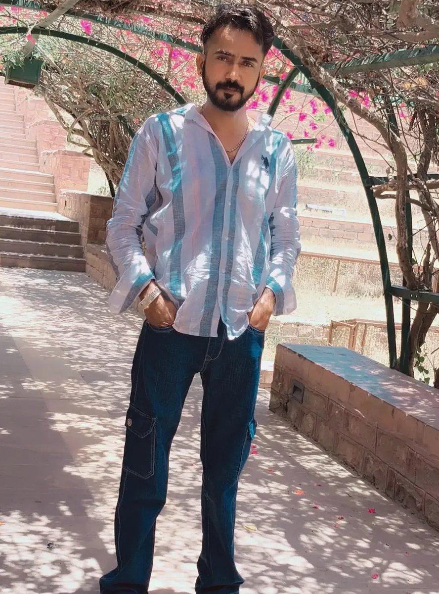 Mangilal_Aazad's tweet photo. भीम आर्मी जालोर के पूर्व जिला अध्यक्ष आदरणीय भाई जितपाल मेघवाल जी के आकस्मिक निधन का समाचार अत्यंत दुःखद है।

समाज के लिए आपका संघर्ष, समर्पण और योगदान सदैव स्मरणीय रहेगा।

प्रकृति दिवंगत आत्मा को शांति प्रदान करें एवं शोकाकुल परिवार को यह दुःख सहने की शक्ति दें।

विनम्र आदरांजलि 
 @BhimArmyChief 
@anil_aazad