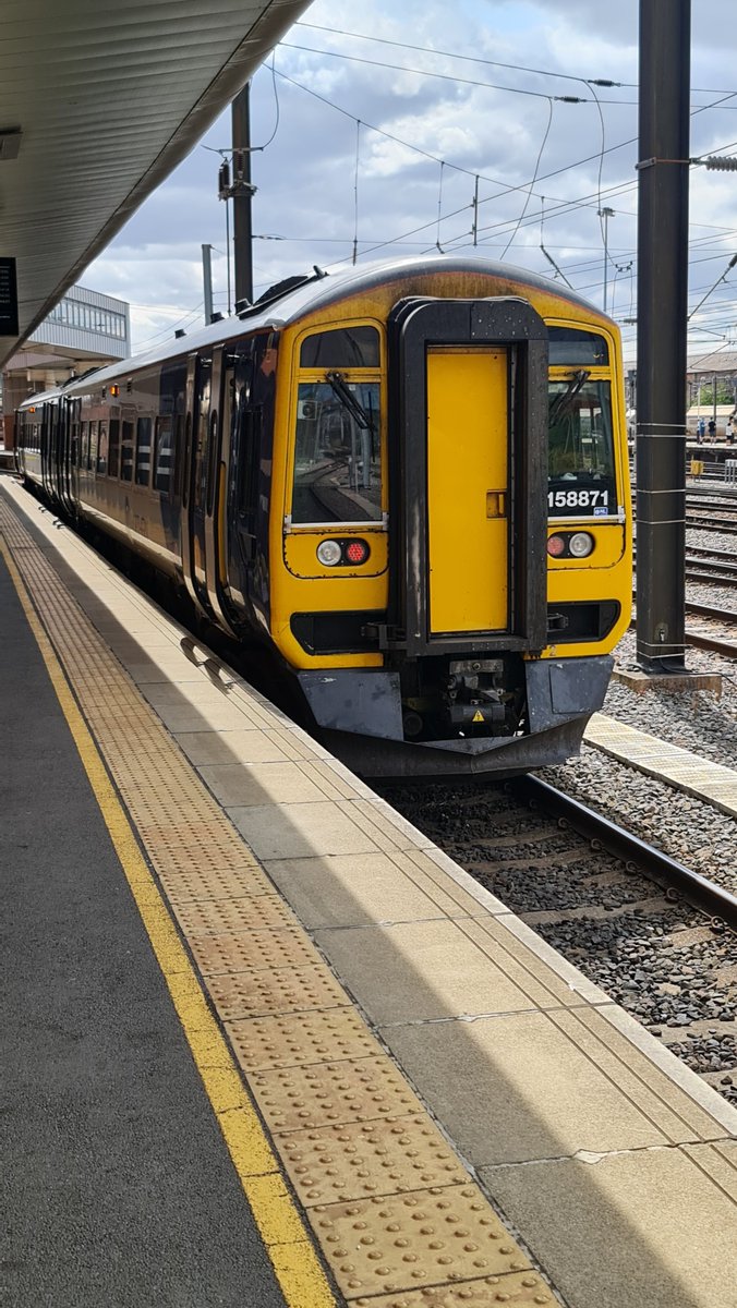 Shaun__92's tweet photo. Northern Trains 158871 forming 2P15 1348 Doncaster to Scunthorpe #northerntrains #northern #allthestations #class158 #dmu #sprinter #expresssprinter #brel #brelderby #raretrain #doncaster #thornesouth #scunthorpe #platform0 #tuesday #28th #july #2026 @northernassist https://t.co/gjxRIInH4h