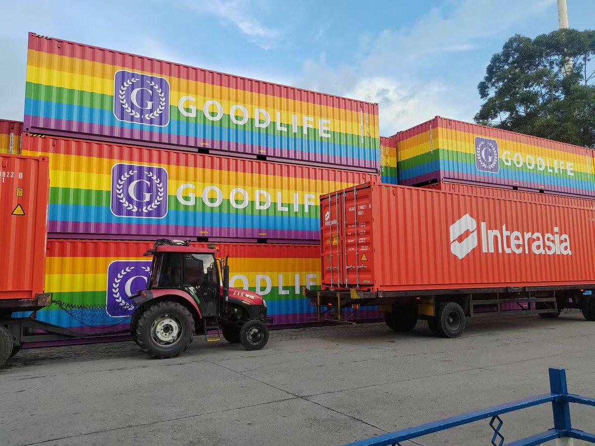 liubeishui's tweet photo. 经常约炮的大叔发的造箱厂的 interasia 和 goodlife 的新箱, 真好 🌈🌈🌈 https://t.co/RzgKHRfrKp