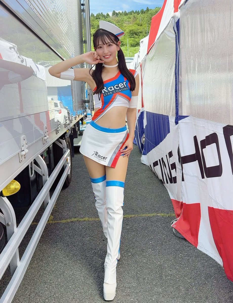 kanakneehigh's tweet photo. 池永百合✖ニーハイブーツ👢
#池永百合 #レースクイーン
#ブーツ #ニーハイブーツ https://t.co/y5uo2XUIbq