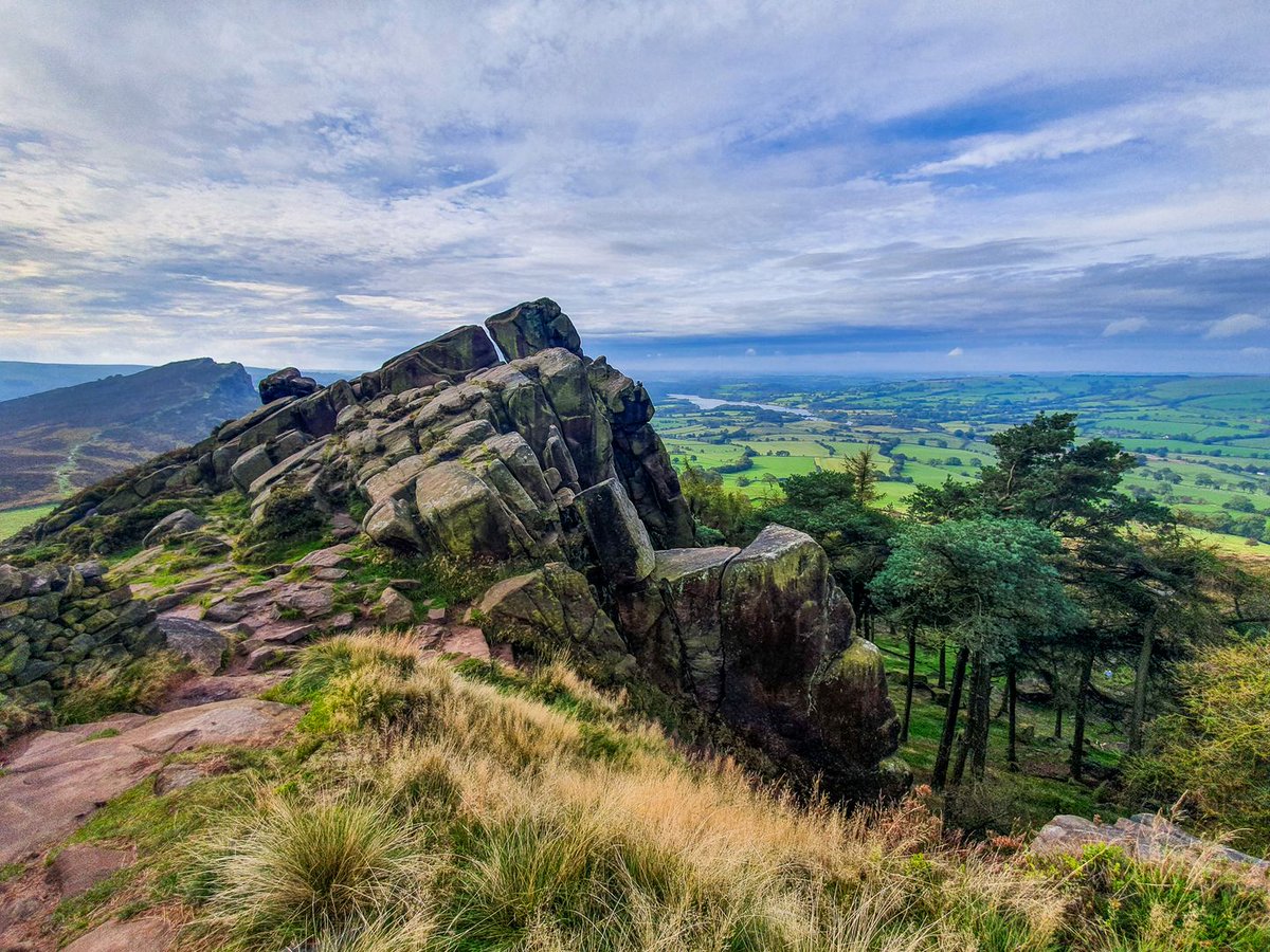 PeakDistrictWks's tweet photo. Who recognises where these iconic rock formations are in the Peak District?

Clue: It's on one of our charity patches!!! https://t.co/oQNiXHd03W