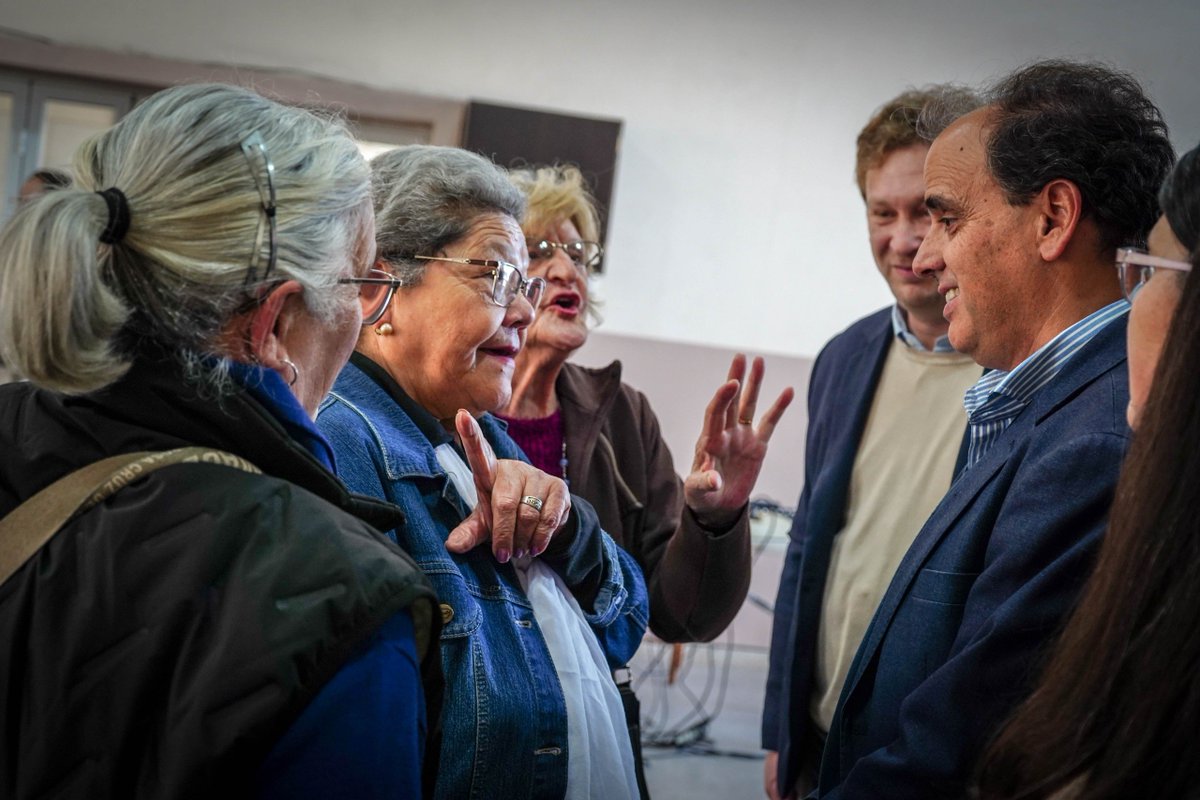 jmllamosas's tweet photo. Visité Chucul para entregar aportes a nueve instituciones que, todos los días, contienen, educan y acompañan a las familias de la localidad.

Sabemos el enorme esfuerzo que realizan los clubes, las escuelas y las entidades comunitarias para sostener su trabajo en momentos complejos. Por eso, acompañarlas con recursos directos que les permitan mejorar sus instalaciones y fortalecer sus actividades es una política de Estado que impulsa el gobernador @MartinLlaryora en toda la provincia. 🤝🏼

✨ En Córdoba no les soltamos la mano a quienes trabajan por los demás. Seguimos articulando acciones para fortalecer a nuestras instituciones e impulsar el desarrollo del interior provincial.