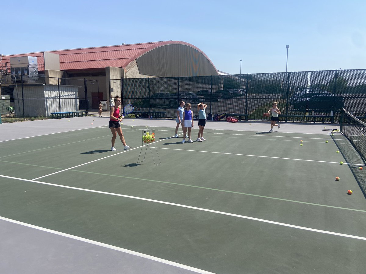 ParkGirlsTennis's tweet photo. Day 1 of our youth tennis camp
was a huge success. We survived the heat! https://t.co/UWXM7JoXOG