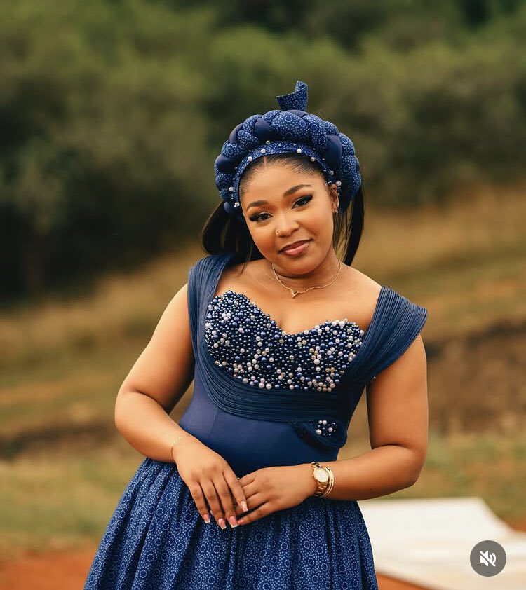 SA_gossiplab's tweet photo. Asanda Mazulu posted a married man on TikTok and quickly deleted. The married man in question is Mfundo Gumede who is married to Amahle Ndlovu. Asanda is also in a relationship with Sabelo Gumede from eShowe. Sabelo is engaged to Nompilo. https://t.co/MdgoEBFbxS