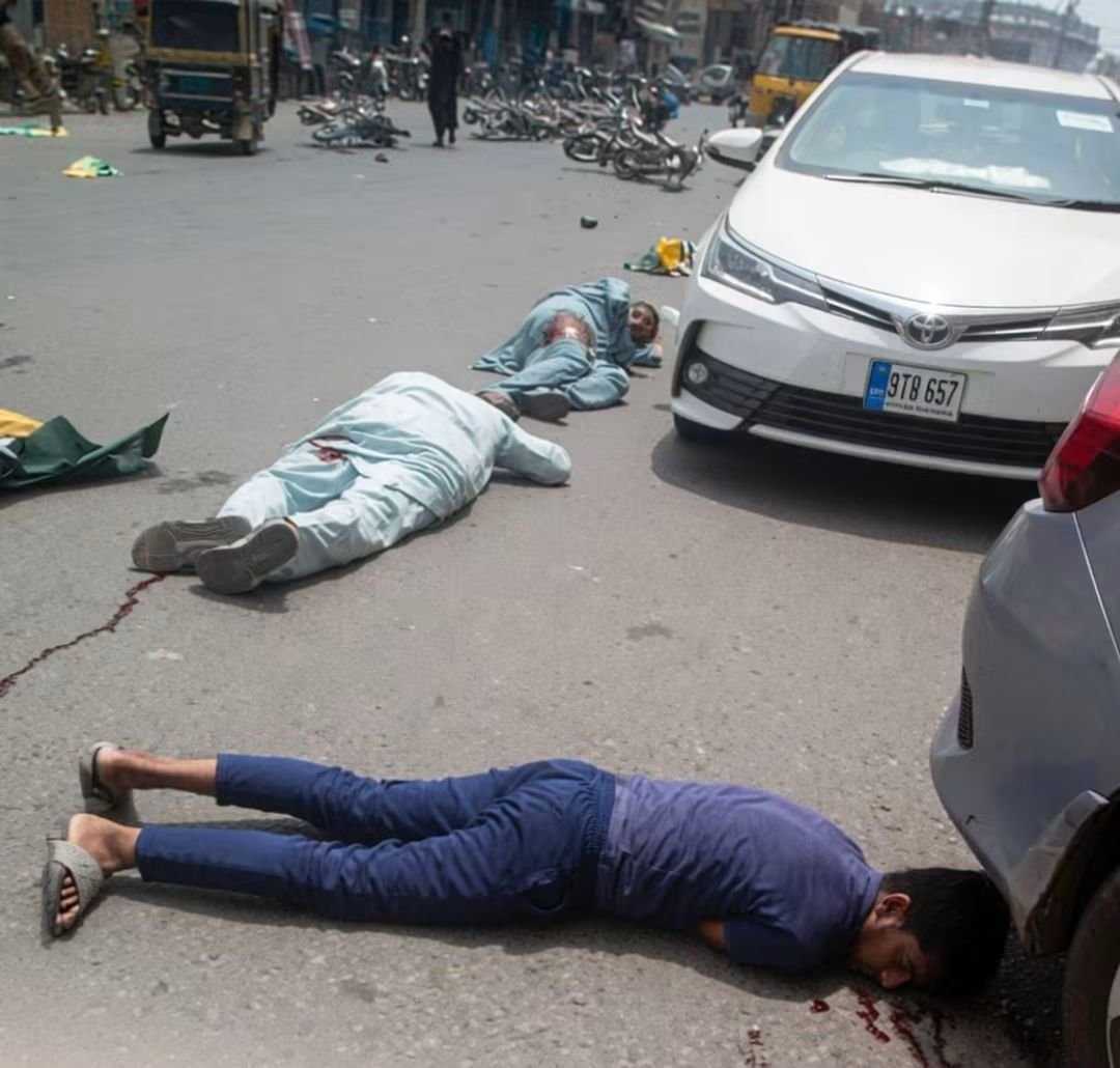 caramelpop88's tweet photo. @AJEnglish #PakistanUnderStateFascism 
#Stopkillingpakistanis
This man is the worst Chief in the history of Army. More than 30 people are dead in just 2 days. In any other country such a person would have been dismissed from service due to fascist performance and unstable mental condition. https://t.co/EvB7MntVfL