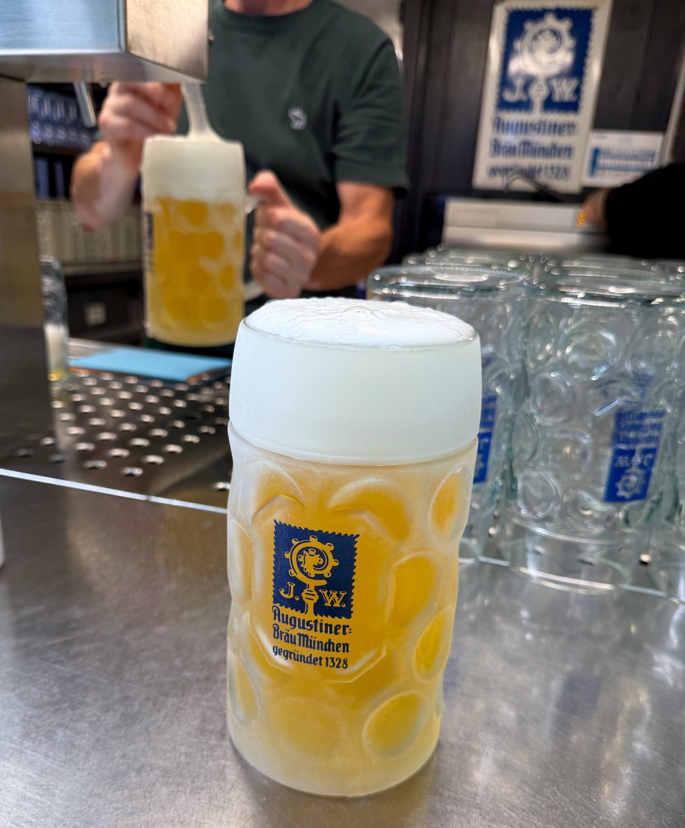 PintsBeauty's tweet photo. ⚠️ Warning: The following content contains scenes of exceptional beer. Pints of Beauty accepts no responsibility for spontaneous trips to the pub. 

€10 - Augustiner Helles at Augustiner Keller, Munich 🇩🇪 https://t.co/lm3Bp2FG6e