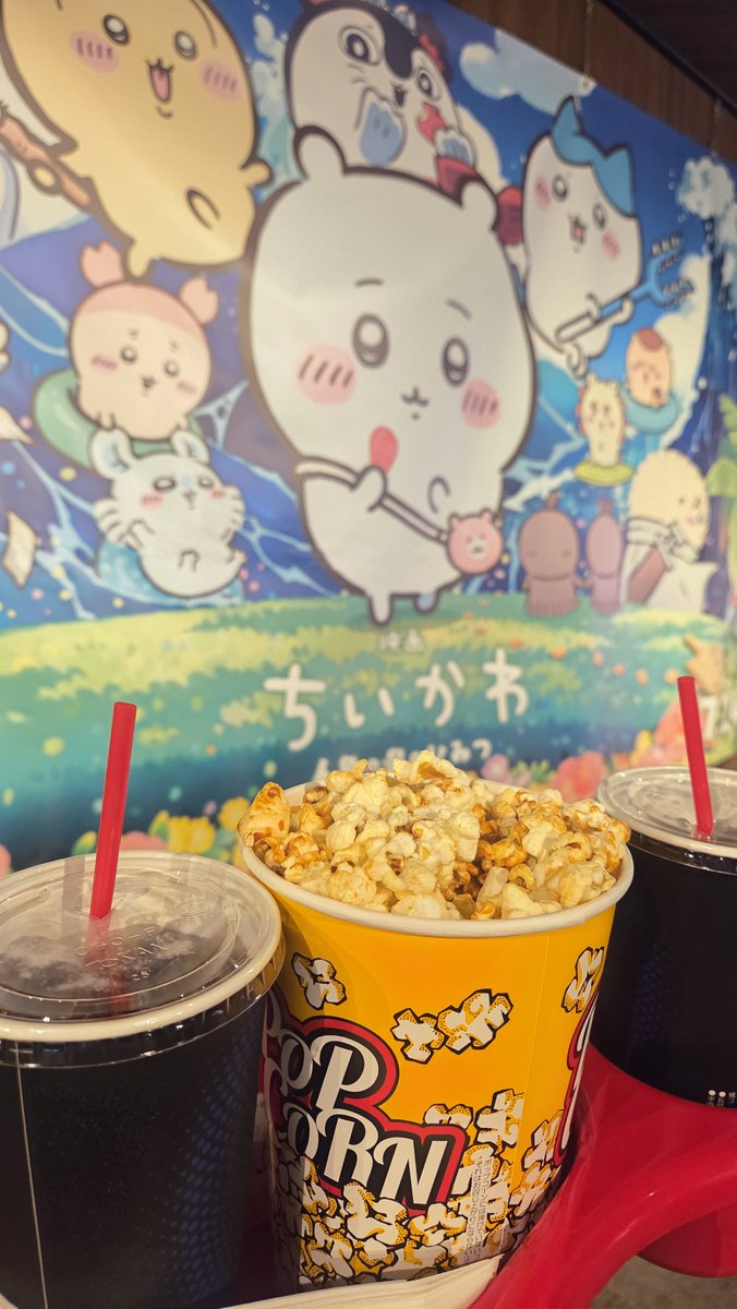 cocoa3544's tweet photo. 치이카와 영화 후기

: 이런걸 정말 상영하는걸 허락해준거냐 일본...? 나는 상영금지를 해야 한다고 봄 너무... 너무 무서워 캠프파이어 할 때 
>계속 친구로 있자< 라는 가사의 노래를 부르는데 그거 듣고 너무 무서워서 비명지를뻔;
일본산의 찐한 정신병 농축 액기스 세방울 먹은 기분이네요 https://t.co/ZKL4gQ15Sp
