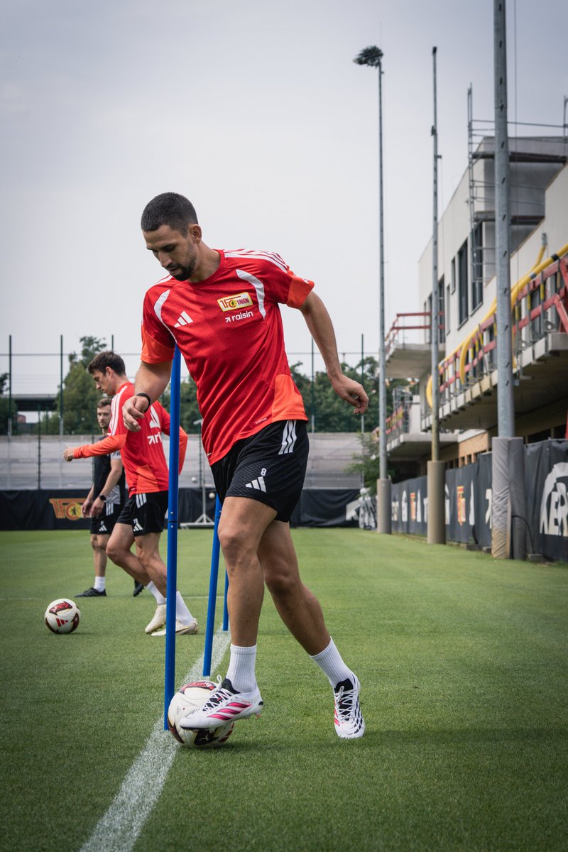 fcunion_es's tweet photo. Ya está en casa!!!🏡

Tras disputar el Mundial con Túnez y disfrutar después de unos días de descanso, Rani Khedira ya se ha unido al grupo. ¡Bienvenido! https://t.co/wV8Wq9j6a8