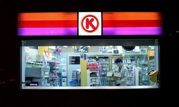 Gibboanxious's tweet photo. Chunking Express (1994) 

dir. Wong Kar-wai https://t.co/Of4aZxMdkW