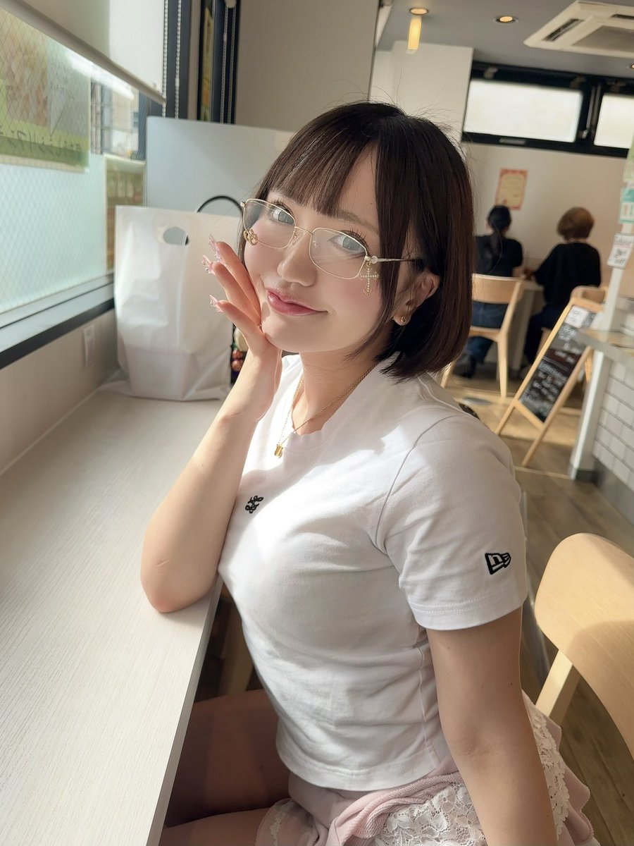 rorikawaiipi's tweet photo. 👓 https://t.co/QXU5JJdyJG