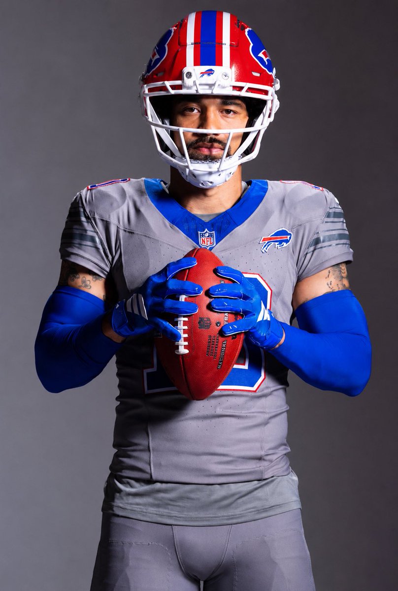 whitey2101's tweet photo. @SamMonsonNFL Here I fixed it @BuffaloBills https://t.co/M0id1kUbEG