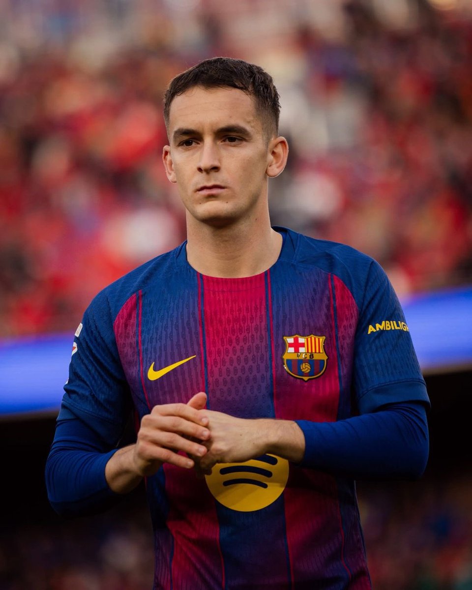 maldiidown's tweet photo. 🚨💣 EXCLUSIVA: El Chelsea ha ofrecido 25M€ por Casadó

El Barça EXIGE un mínimo de 50M€

El Chelsea ha respondido con una denuncia https://t.co/UWAuazY8Dz