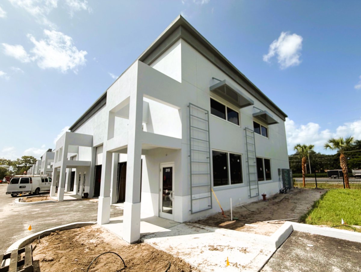 DavidRBart79833's tweet photo. Naples Prestige Motor Suites Only a Limited Number of Units Remaining
High demand for hurricane-protected storage in Naples.
Call now before they’re gone!
#LimitedAvailability #NaplesFL #LuxuryStorage #SecureYourSpace #AutoStorage https://t.co/5rTGyDqmnX