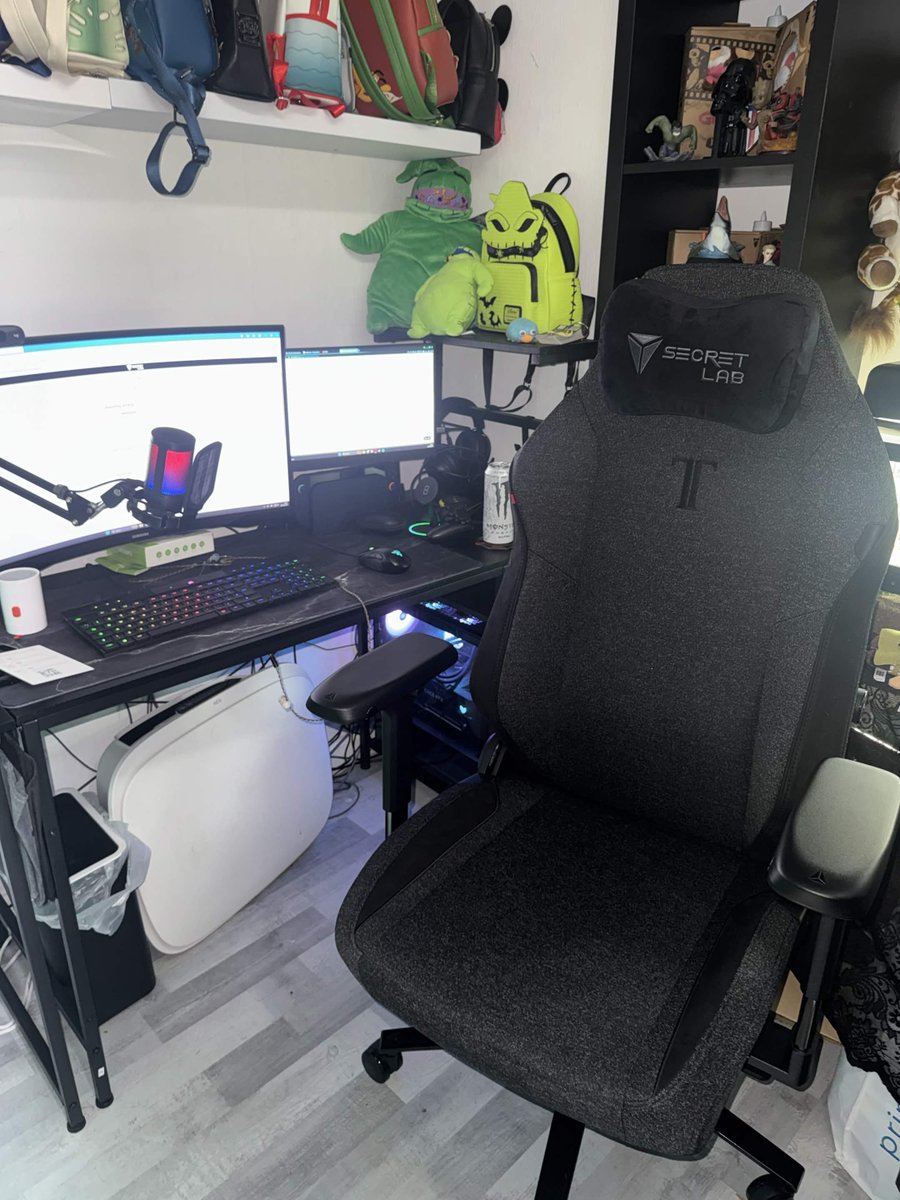 aidansams's tweet photo. You can cheap out on some things for your setup but a chair is not one of them. #Secretlab.
P.S. Giving 2 additional years of warranty for a socials post is a great idea that more companies should adopt.
#ad / #promotion https://t.co/yJKLbXJ7Qu