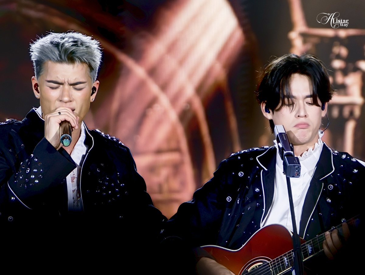 Alistarway's tweet photo. ชอบผู้ชายใส่ใจค่ะ 😌 

#JossGawinConcert https://t.co/UQBbVy0JRc