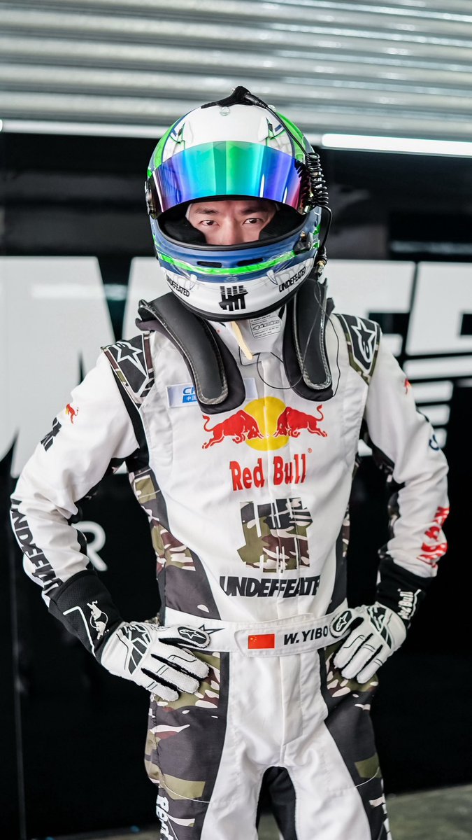 2amWangYibo's tweet photo. #85RACING #WangYibo #หวังอี้ป๋อ 

กรีสสส ชอตนี้เดอะเบสท์แล้ววว 😭😭 https://t.co/ThJMnjBEvr