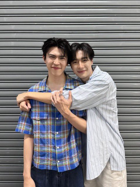 03xwyj's tweet photo. คำถามที่อยู่ในหัวหลังเห็นสองภาพนี้รอบที่ n ทำไมพี่เซฟตัวสูงกว่าฟรังแล้วฟรังตัวเล็กขนาดนี้ได้ยังไง 🫠 https://t.co/sthYUIE7hh